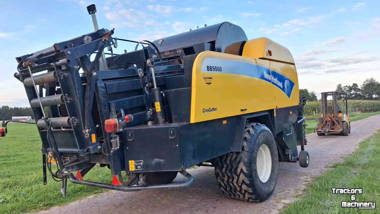Pressen New Holland BB 9060