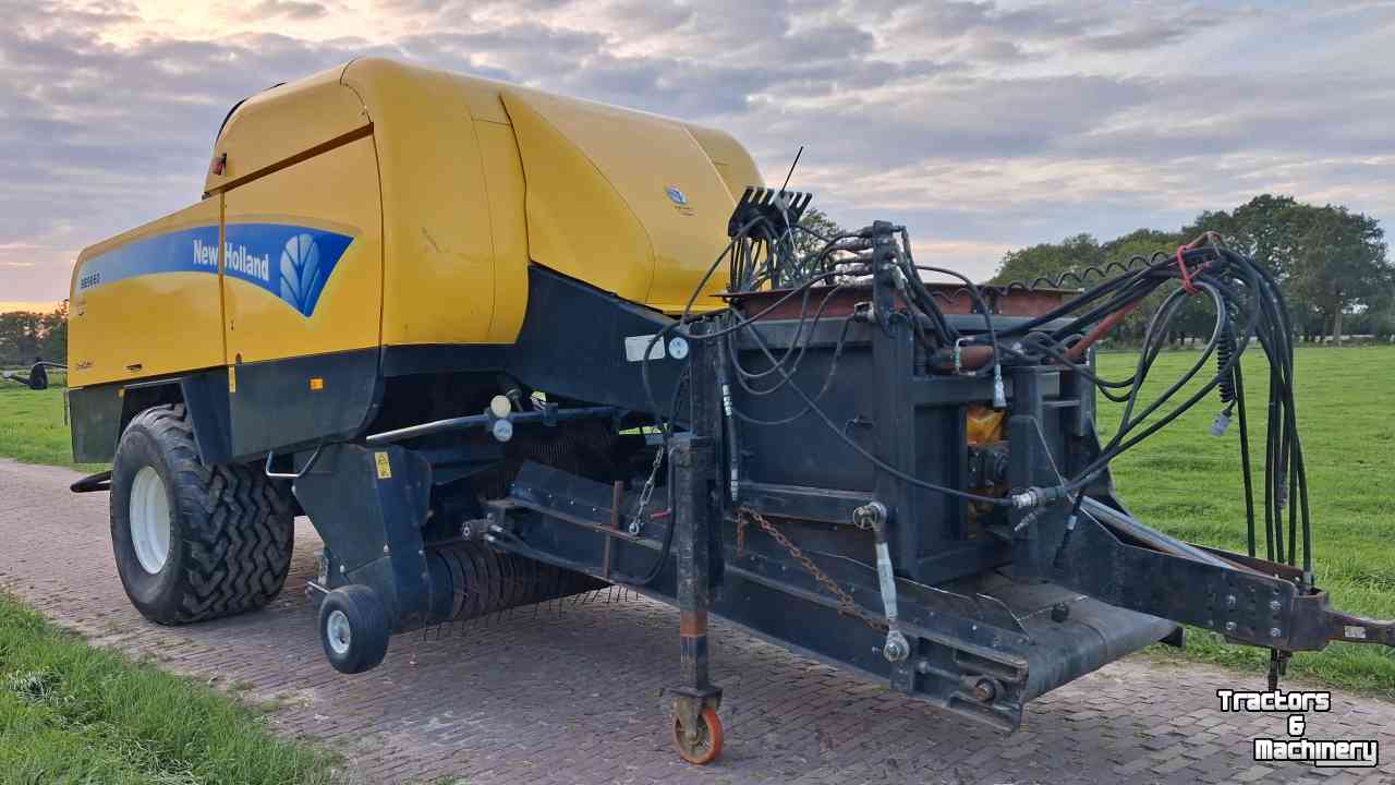Pressen New Holland BB 9060