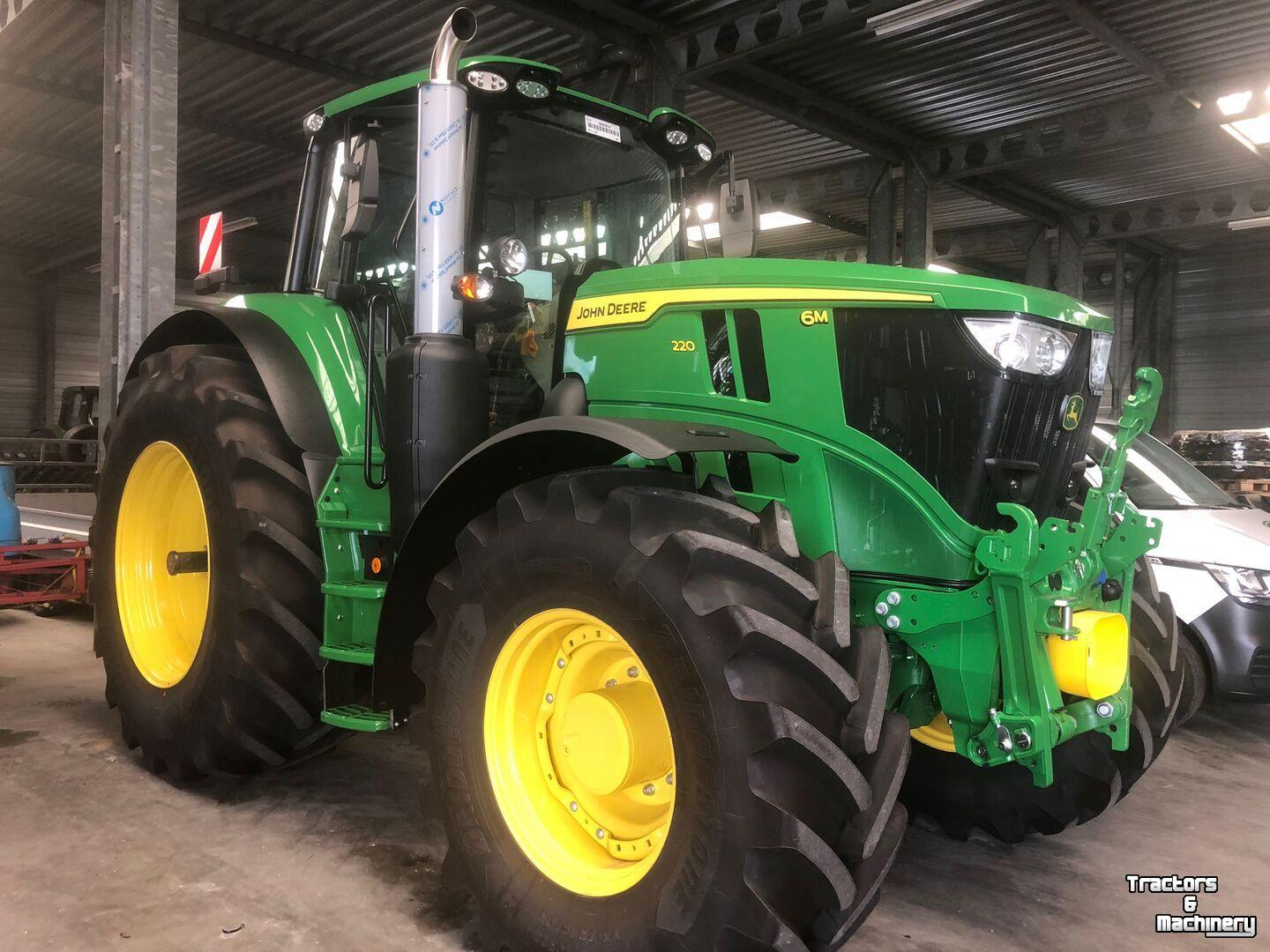 Schlepper / Traktor John Deere 6M 220