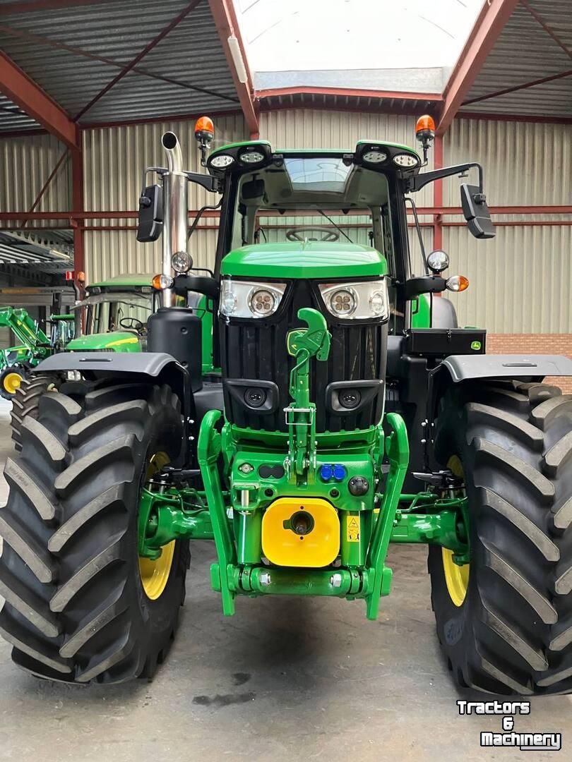 Schlepper / Traktor John Deere 6M 220