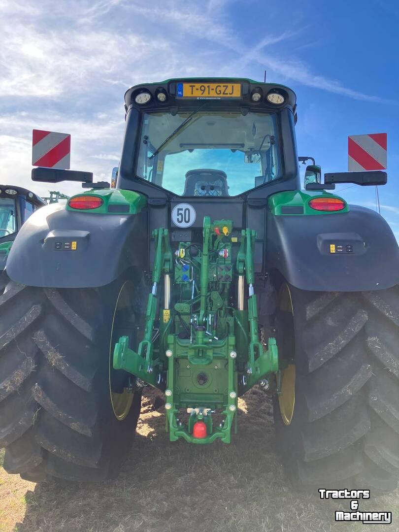 Schlepper / Traktor John Deere 6M 220
