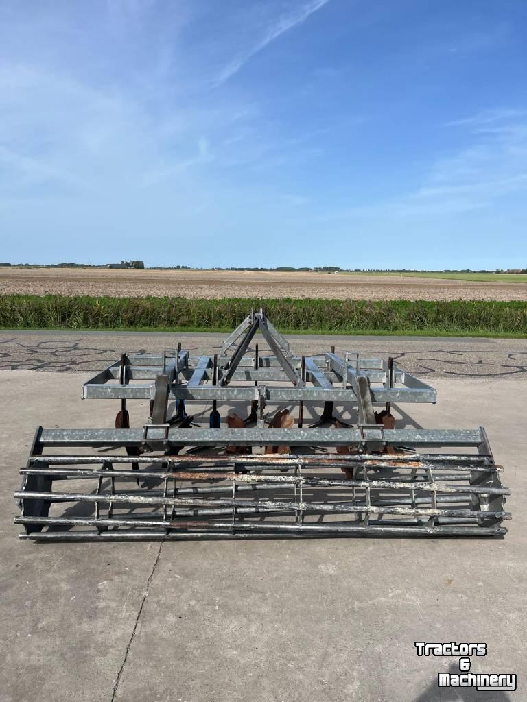 Grubber  Vleugelschaar Cultivator S6