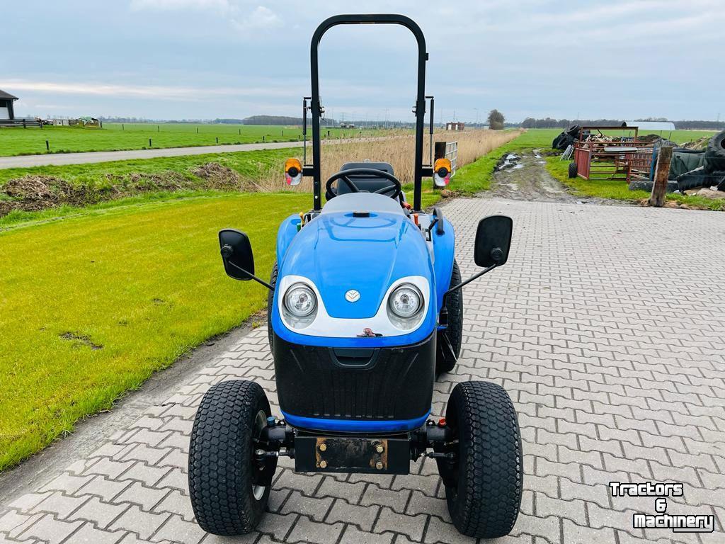 Schlepper / Traktor New Holland BOOMER 25