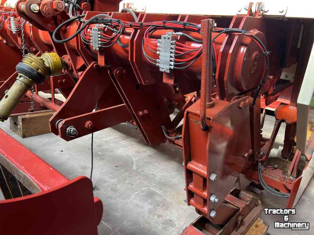 Spatenmaschine Gramegna 45 320 met smeersysteem en hydraulische hef