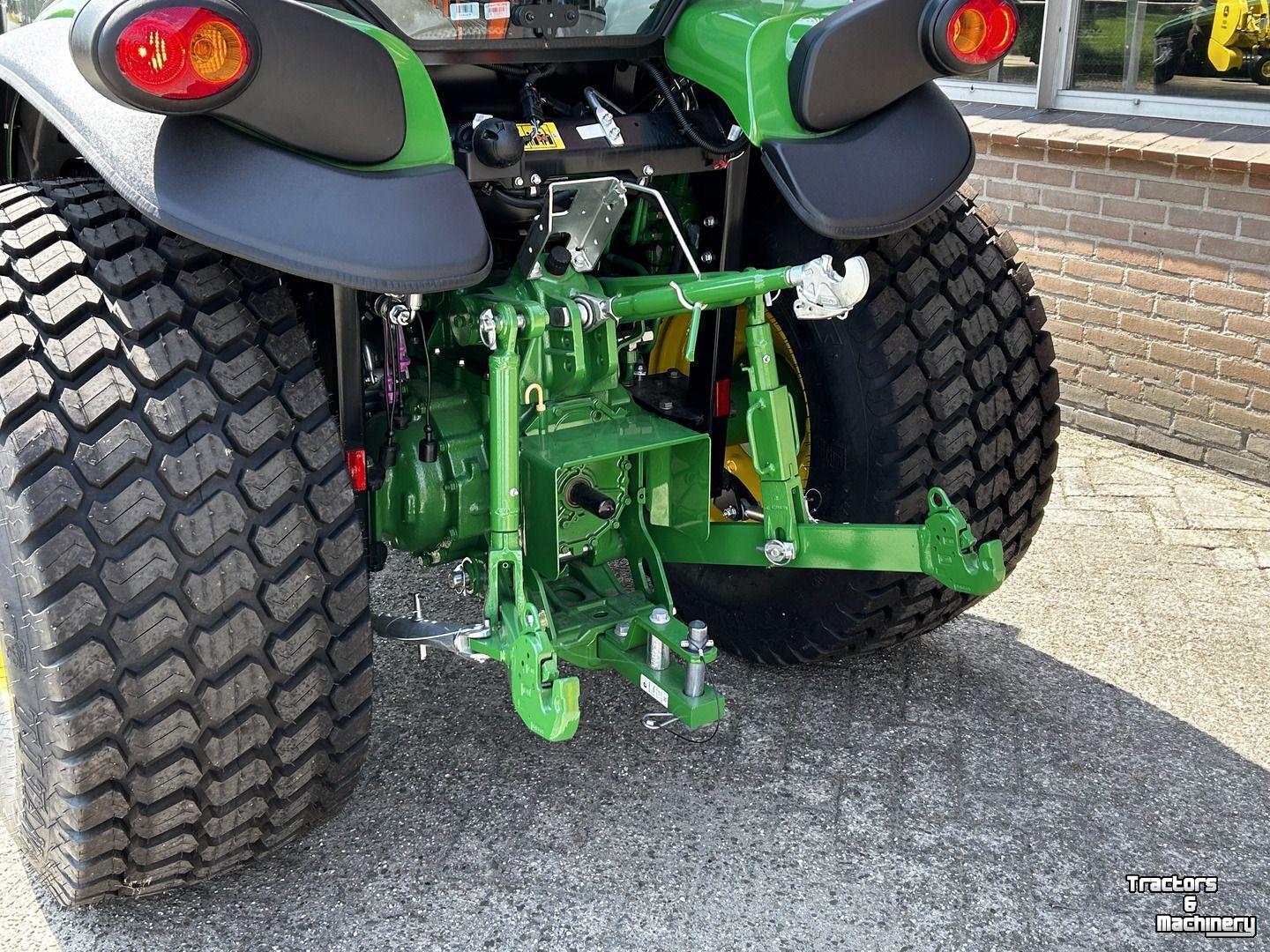Obsttraktor John Deere 4066R