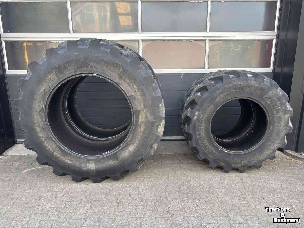 Räder, Reifen, Felgen & Distanzringe Bridgestone 520/85R38 en 420/85R28 VX-TRACTOR