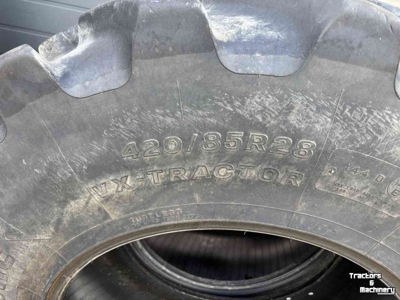 Räder, Reifen, Felgen & Distanzringe Bridgestone 520/85R38 en 420/85R28 VX-TRACTOR