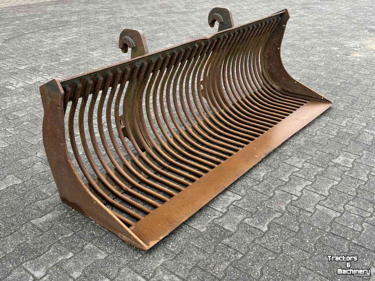 Gesteinlöffels Hekamp Puinriek shovel 250 cm breed Volvo ophanging