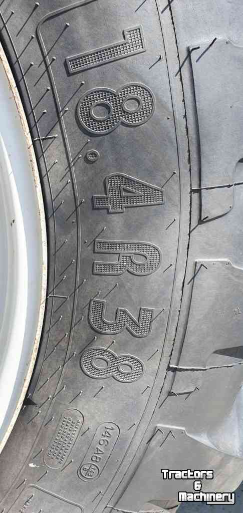 Räder, Reifen, Felgen & Distanzringe Michelin 18.4 R38 en 14.9 R28