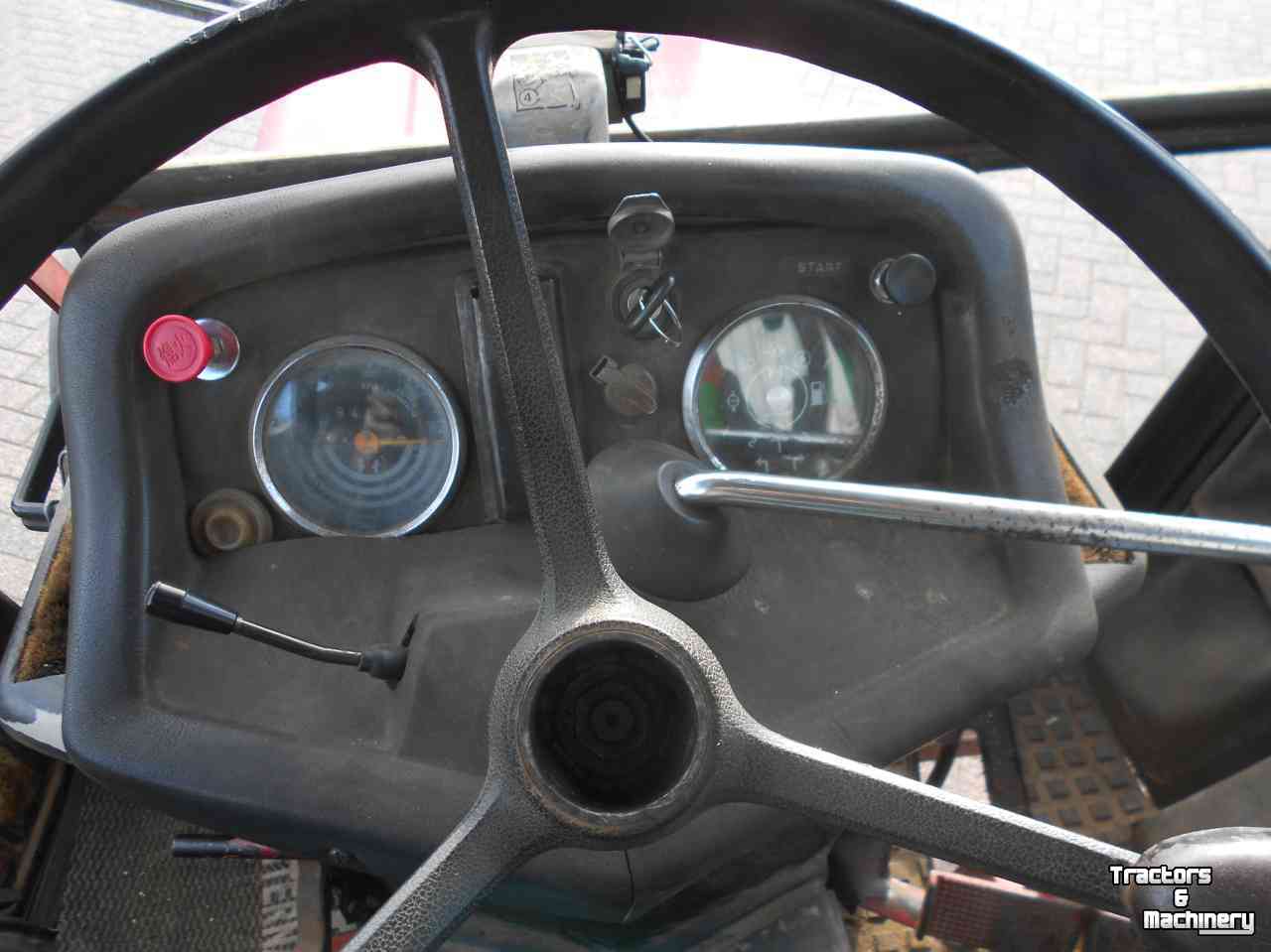 Schlepper / Traktor International 644