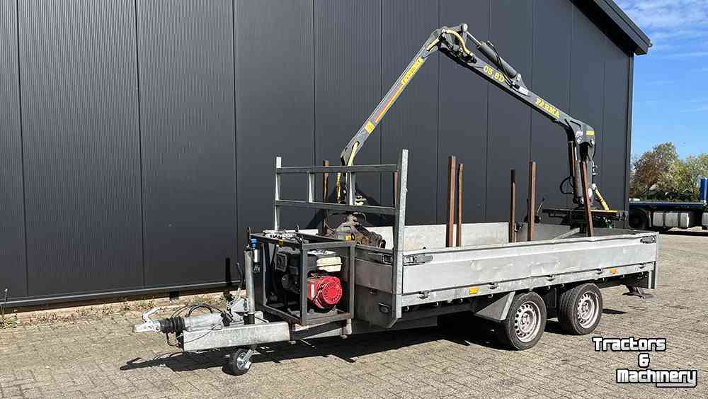 Autoanhänger bis 3500 Kg  Aanhangwagen met bosbouwkraan