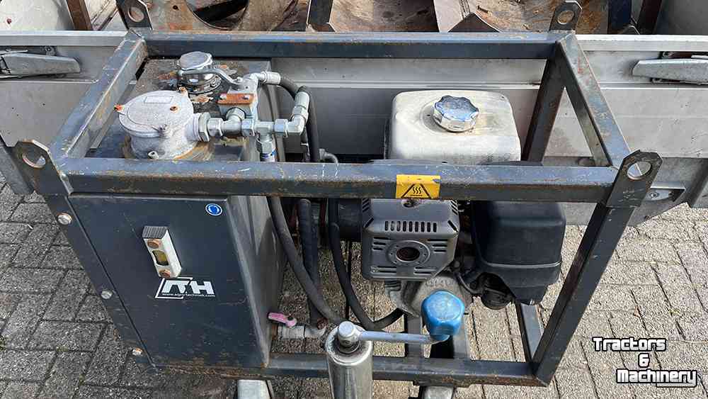 Autoanhänger bis 3500 Kg  Aanhangwagen met bosbouwkraan