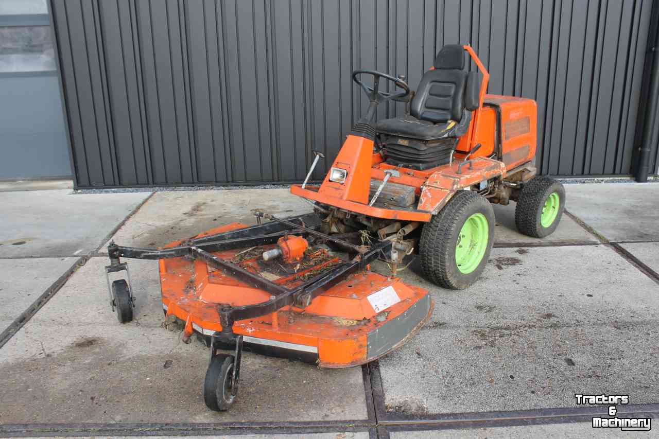 Aufsitzrasenmäher Kubota F2400 diesel frontmaaier zitmaaier cirkelmaaier Votex Piccolo 180K maaidek