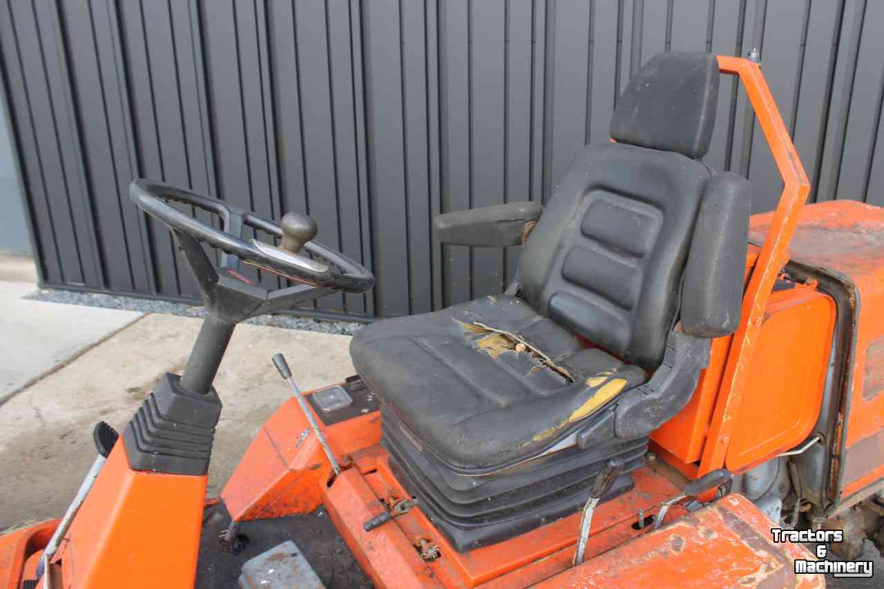 Aufsitzrasenmäher Kubota F2400 diesel frontmaaier zitmaaier cirkelmaaier Votex Piccolo 180K maaidek