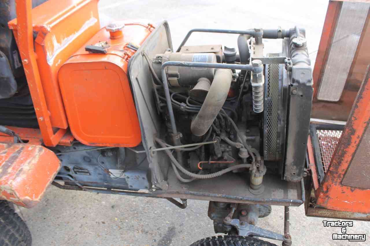 Aufsitzrasenmäher Kubota F2400 diesel frontmaaier zitmaaier cirkelmaaier Votex Piccolo 180K maaidek