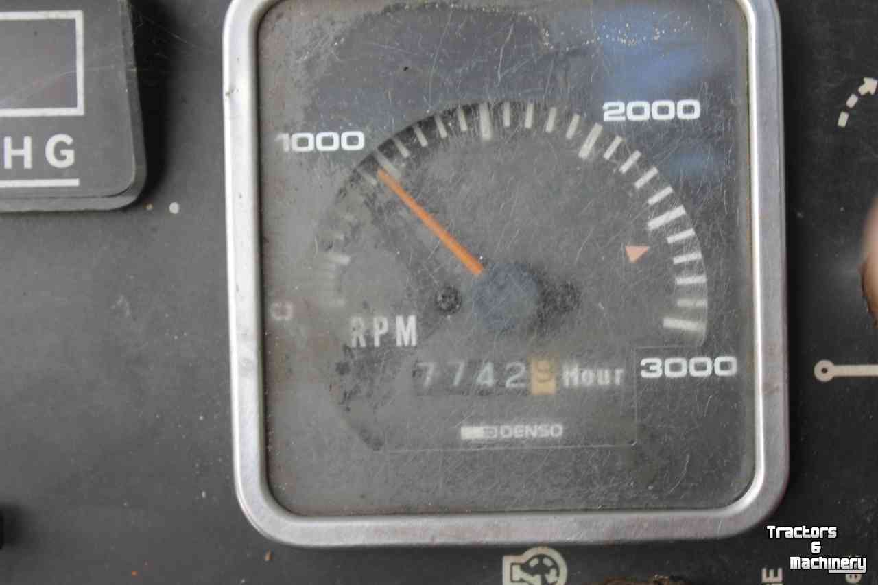 Aufsitzrasenmäher Kubota F2400 diesel frontmaaier zitmaaier cirkelmaaier Votex Piccolo 180K maaidek