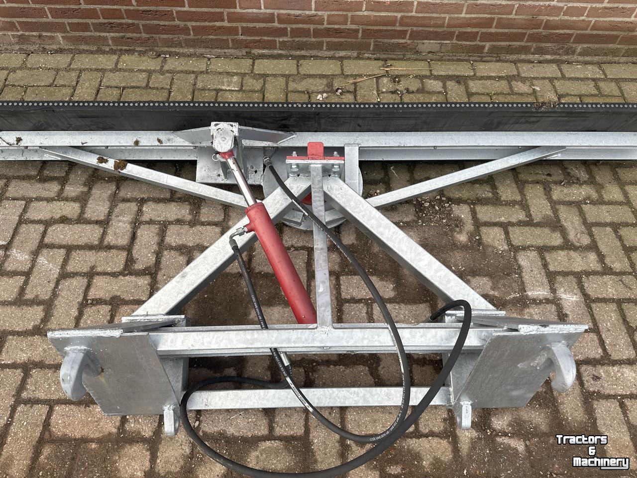 Sonstige Reinigungs- und Kehrmaschinen und Zubehör AGM Rubberschuif hydraulisch verstelbare