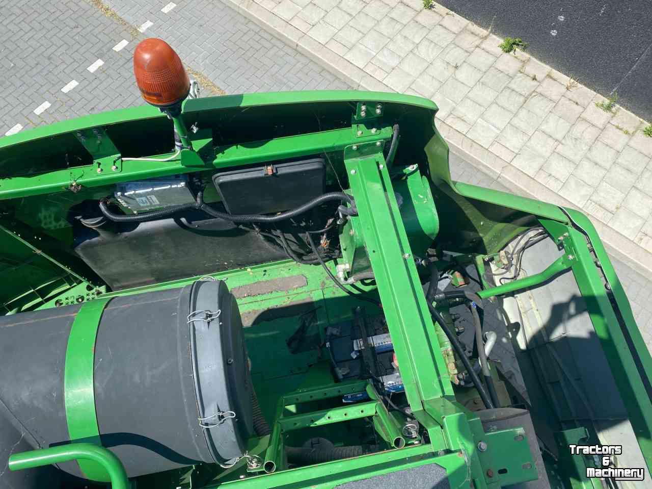 Mähdrescher John Deere 9880 STS combine