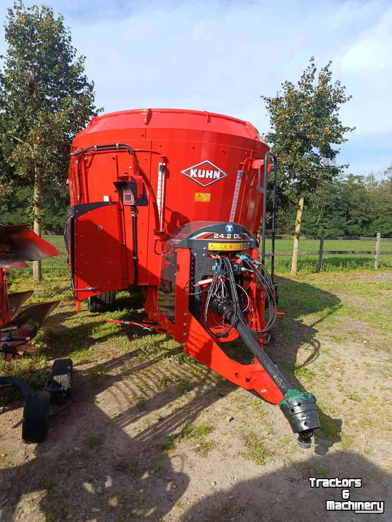 Futtermischwagen Kuhn Profile 24.2 DL