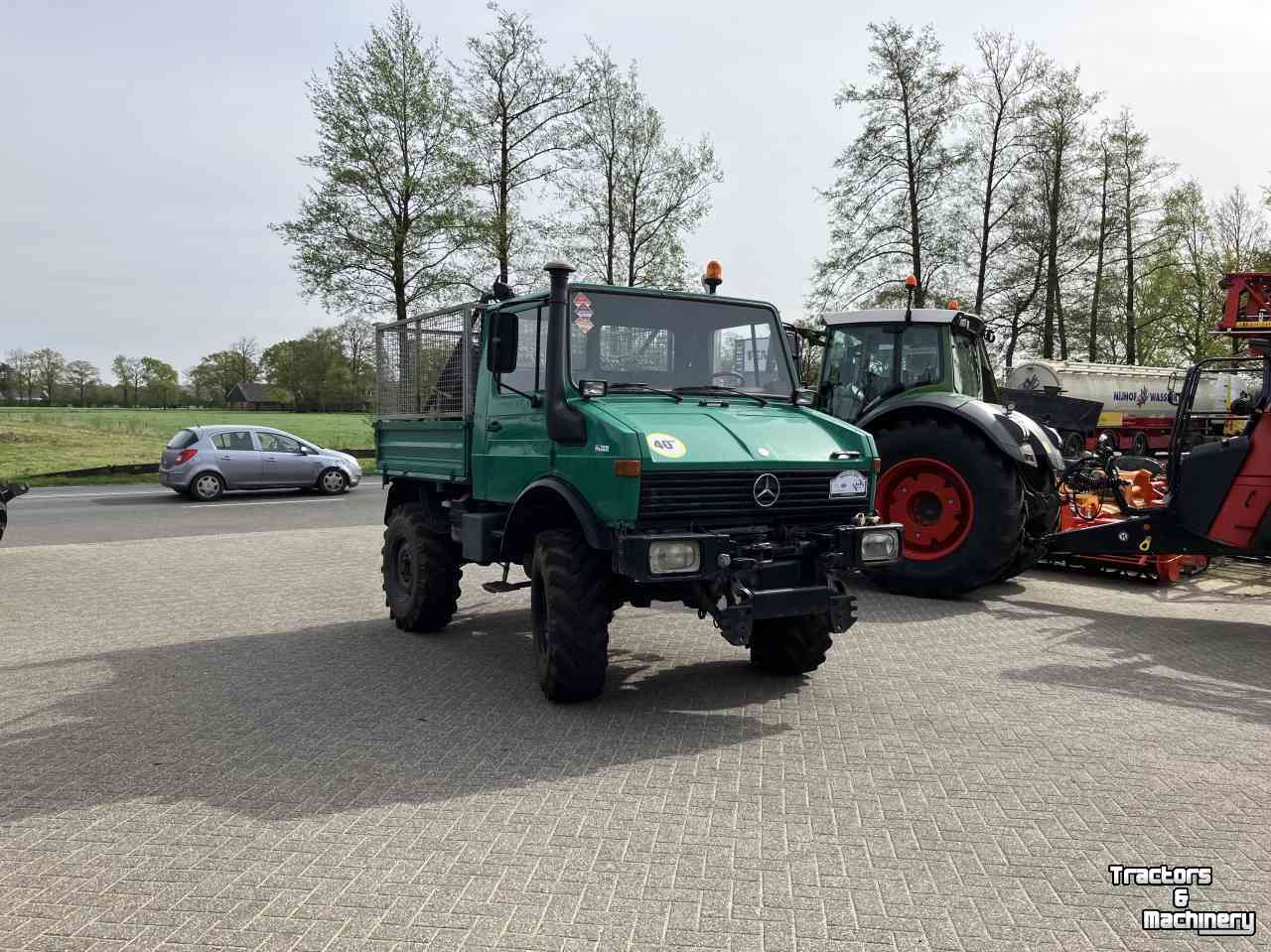 Schlepper / Traktoren Unimog U 1000