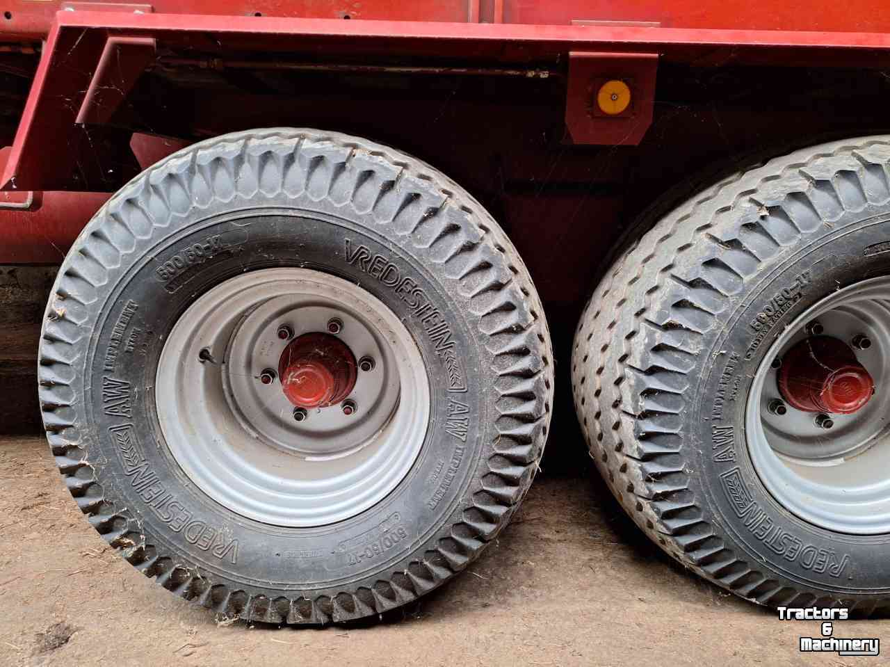 Lade- und Dosierwagen Strautmann Super vitesse 260 DO Dosseer walsen