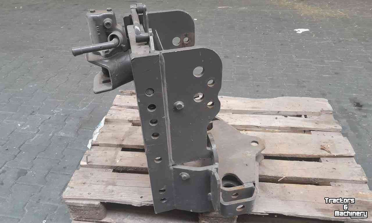 Gebrauchte Teile für Traktoren  Snelverstel trekhaak / Trekhaakframe met boventrekhaak