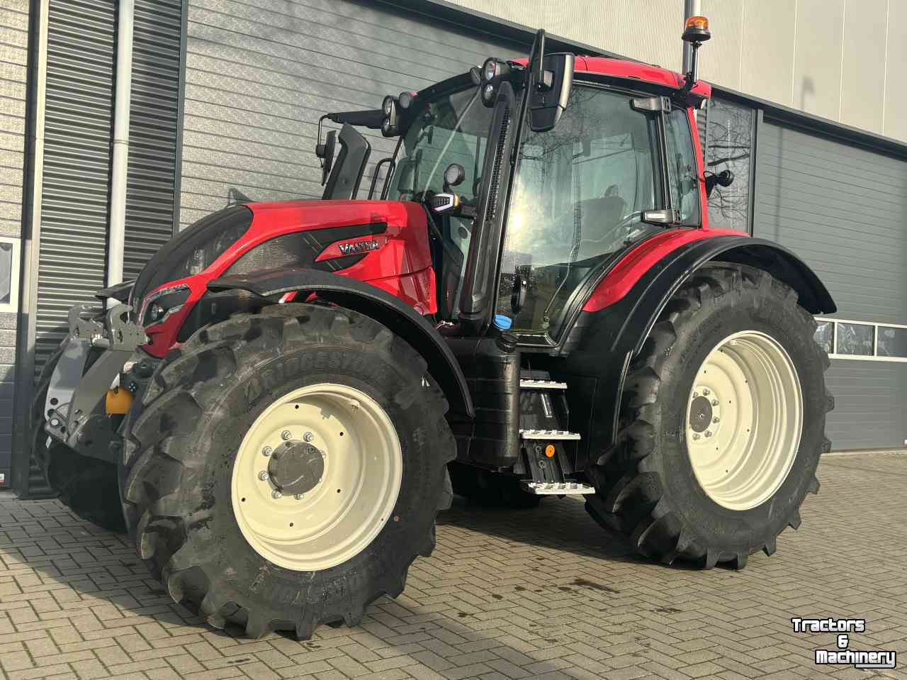 Schlepper / Traktor Valtra N175 Direct uitvoering