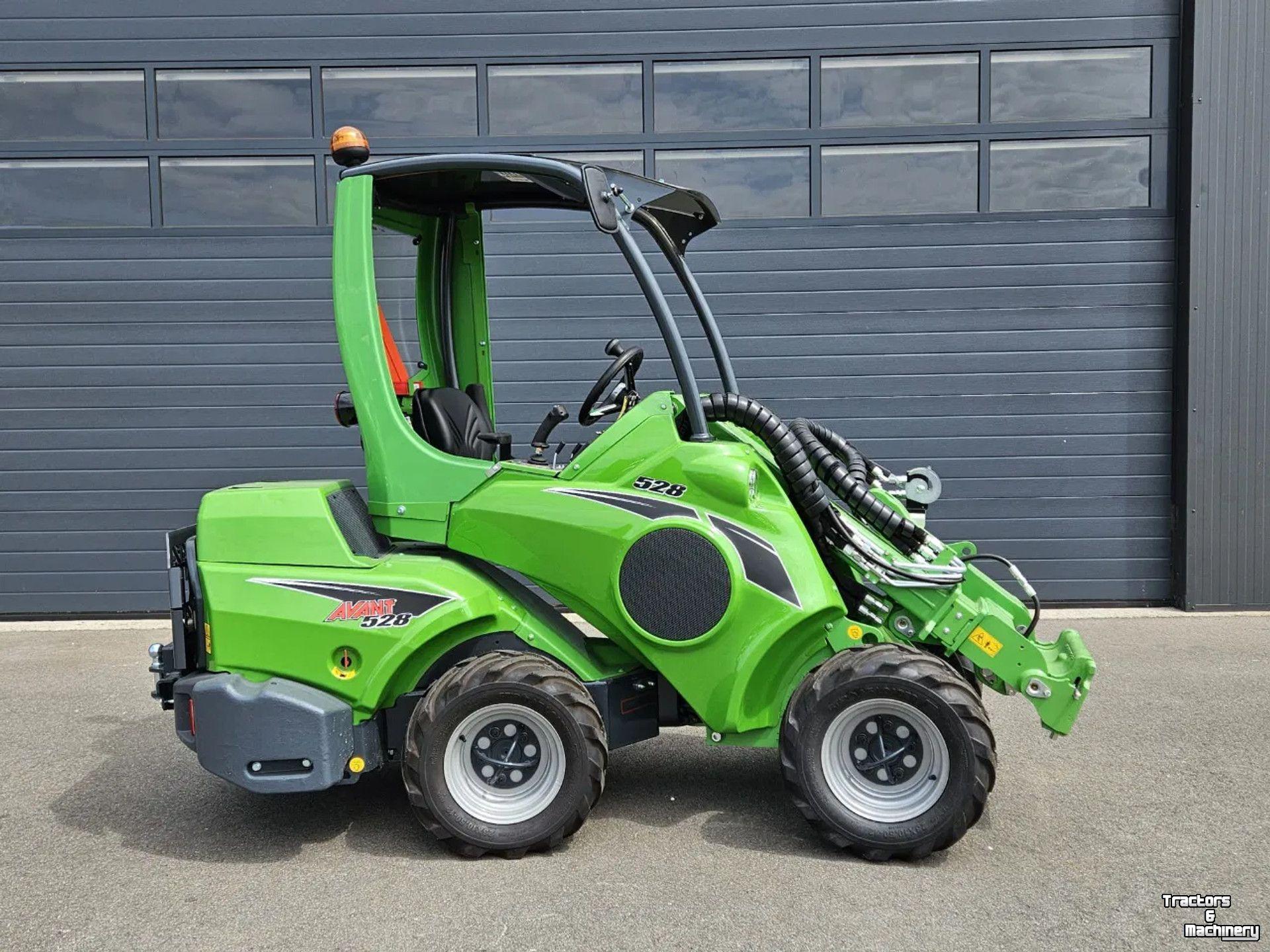 Radlader Avant 528 Rental mini-shovel