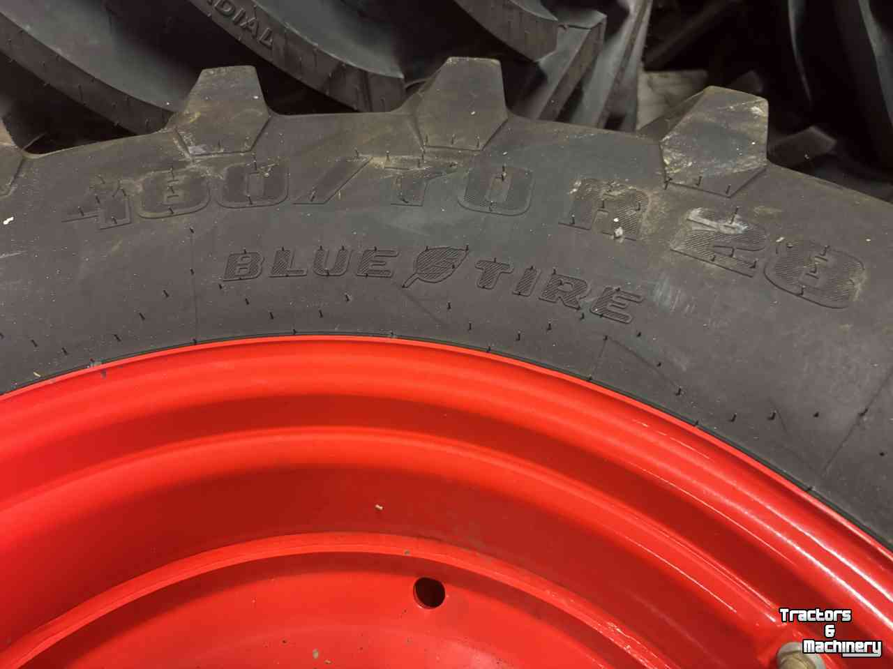 Räder, Reifen, Felgen & Distanzringe Trelleborg 480/70R28 op Fendt voorvelgen 15x28 10-gaats