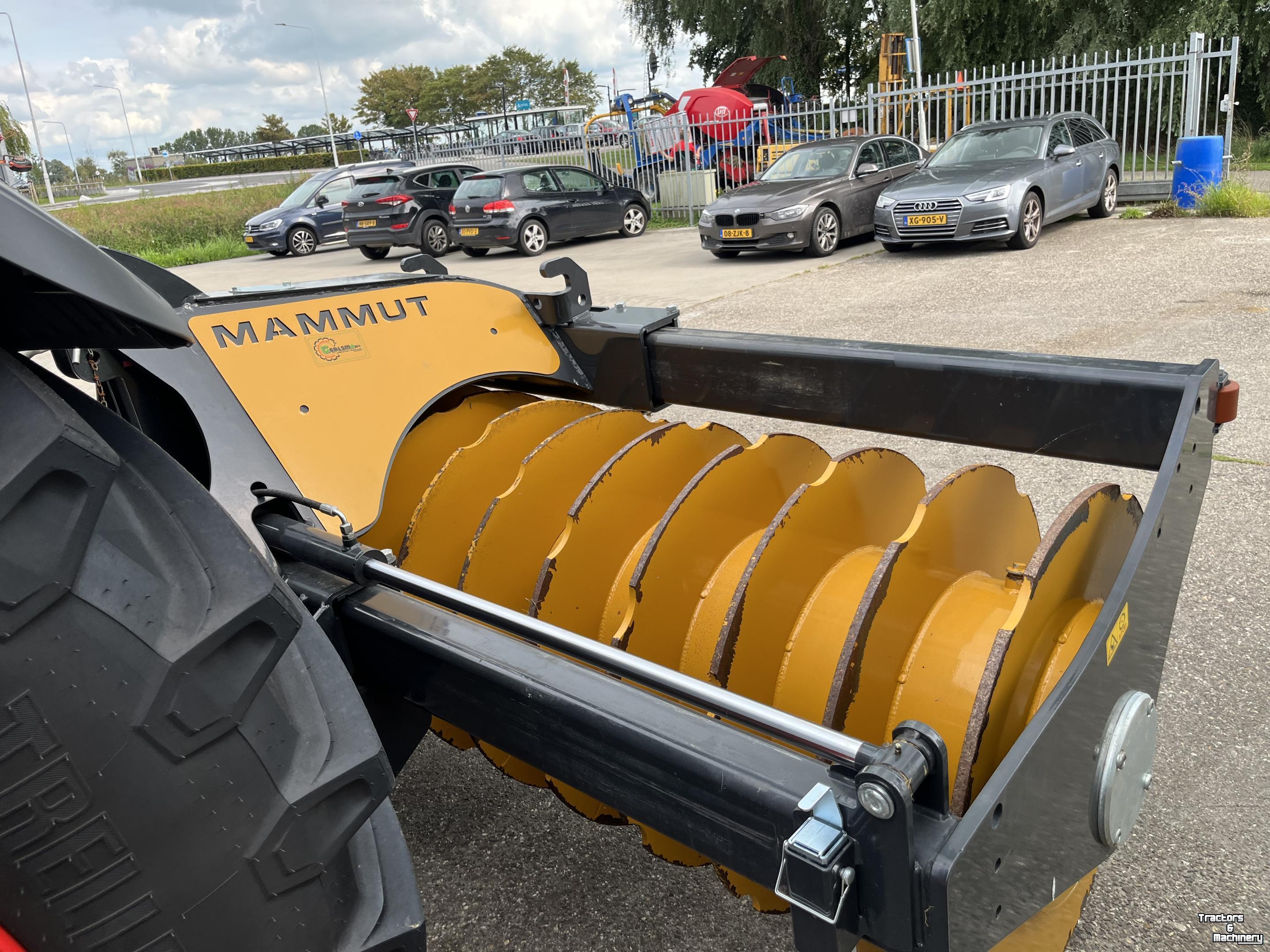 Silo Verdichtungswalze Mammut SK250 H