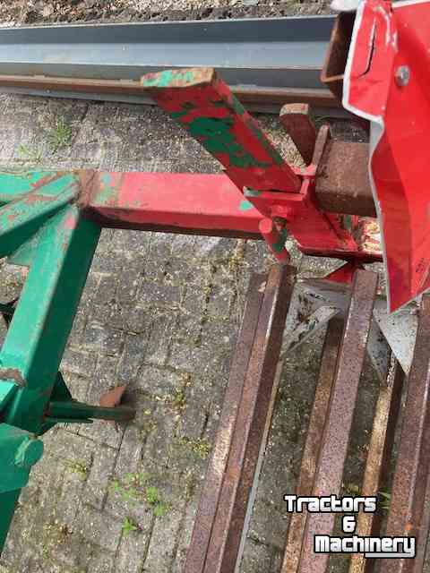 Grubber  Cultivator Met Rol