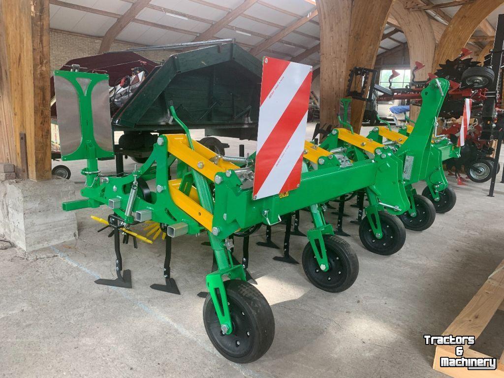 Grubber  Maintech Schoffelbalk met compleet paralellogram en toebehoren vingerweeder - weeder - greencam - korstenbreker -