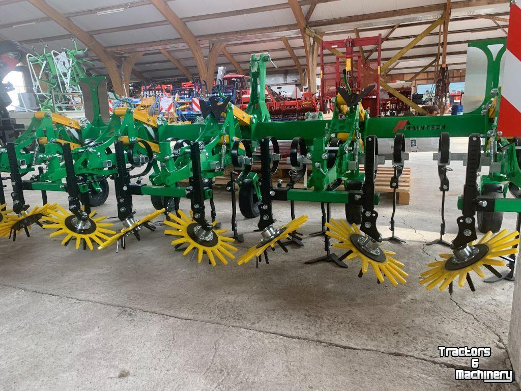 Grubber  Maintech Schoffelbalk met compleet paralellogram en toebehoren vingerweeder - weeder - greencam - korstenbreker -