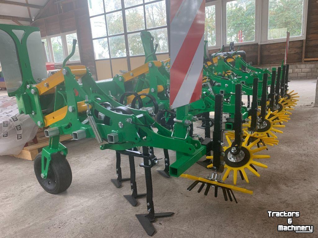 Grubber  Maintech Schoffelbalk met compleet paralellogram en toebehoren vingerweeder - weeder - greencam - korstenbreker -
