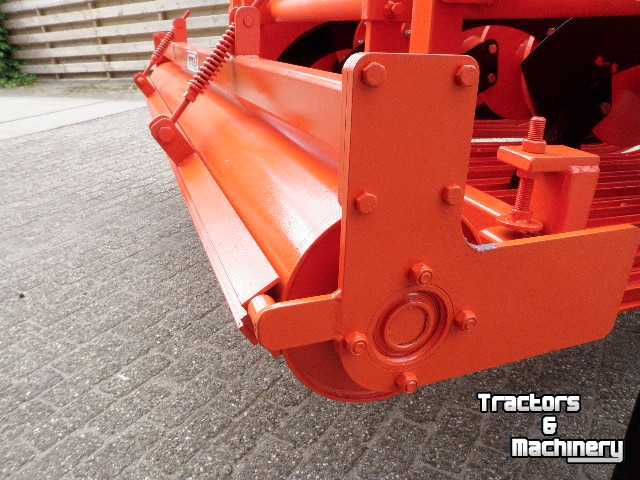 Rasenbelüfter Farmax V250-d graslandbeluchter