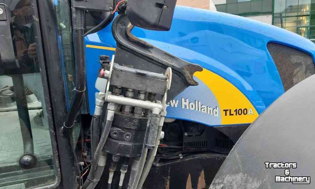 Schlepper / Traktoren New Holland TL 100 A
