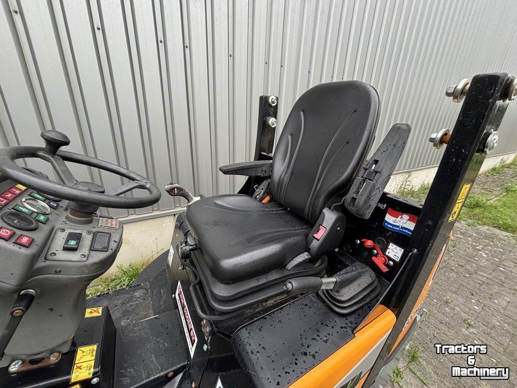 Radlader Giant G2300HD
