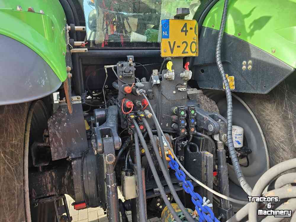 Schlepper / Traktor Deutz-Fahr 6215 TTV