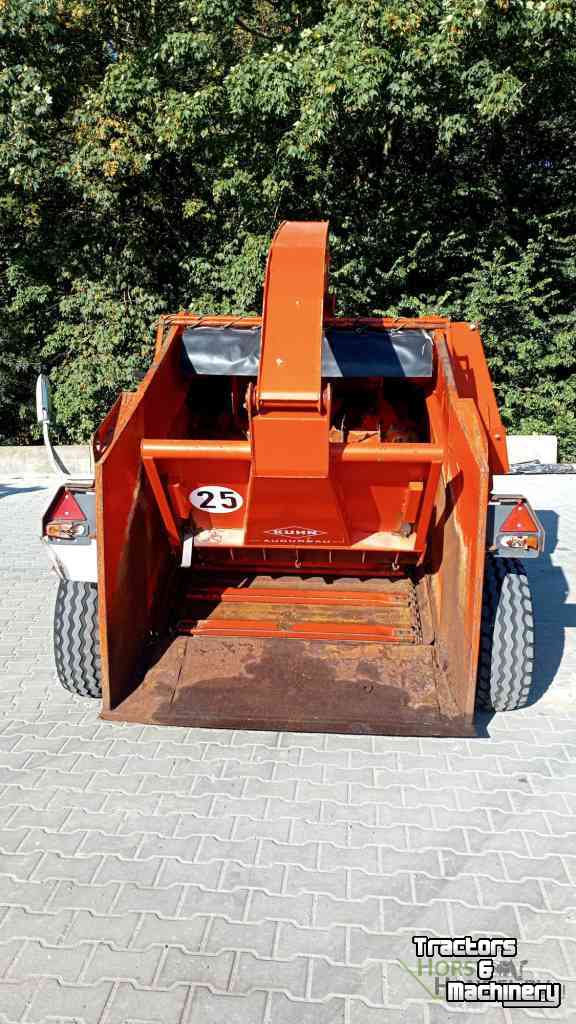 Strohverteiler für Liegeboxen Kuhn Minotor stroblazer strostrooier