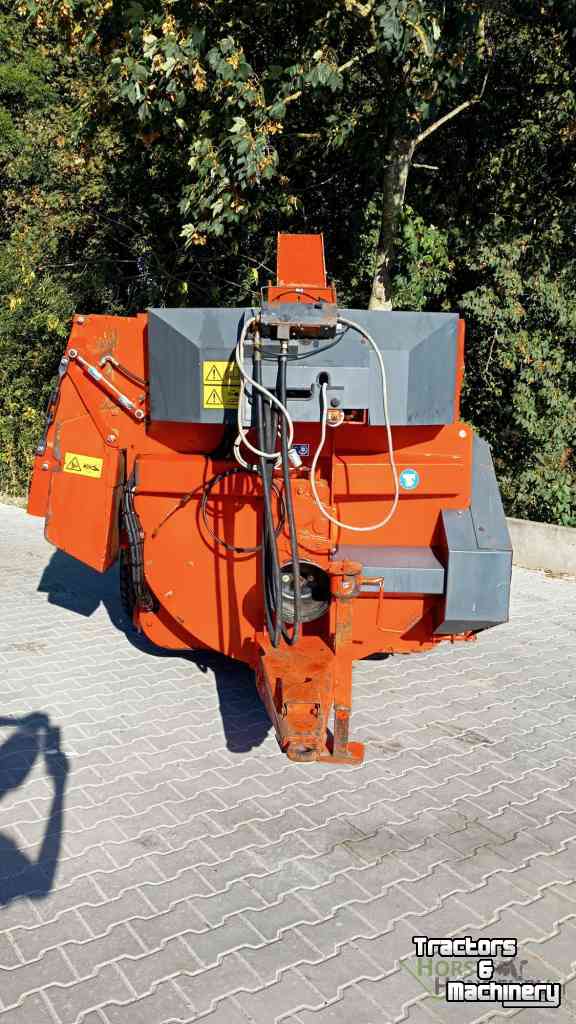 Strohverteiler für Liegeboxen Kuhn Minotor stroblazer strostrooier