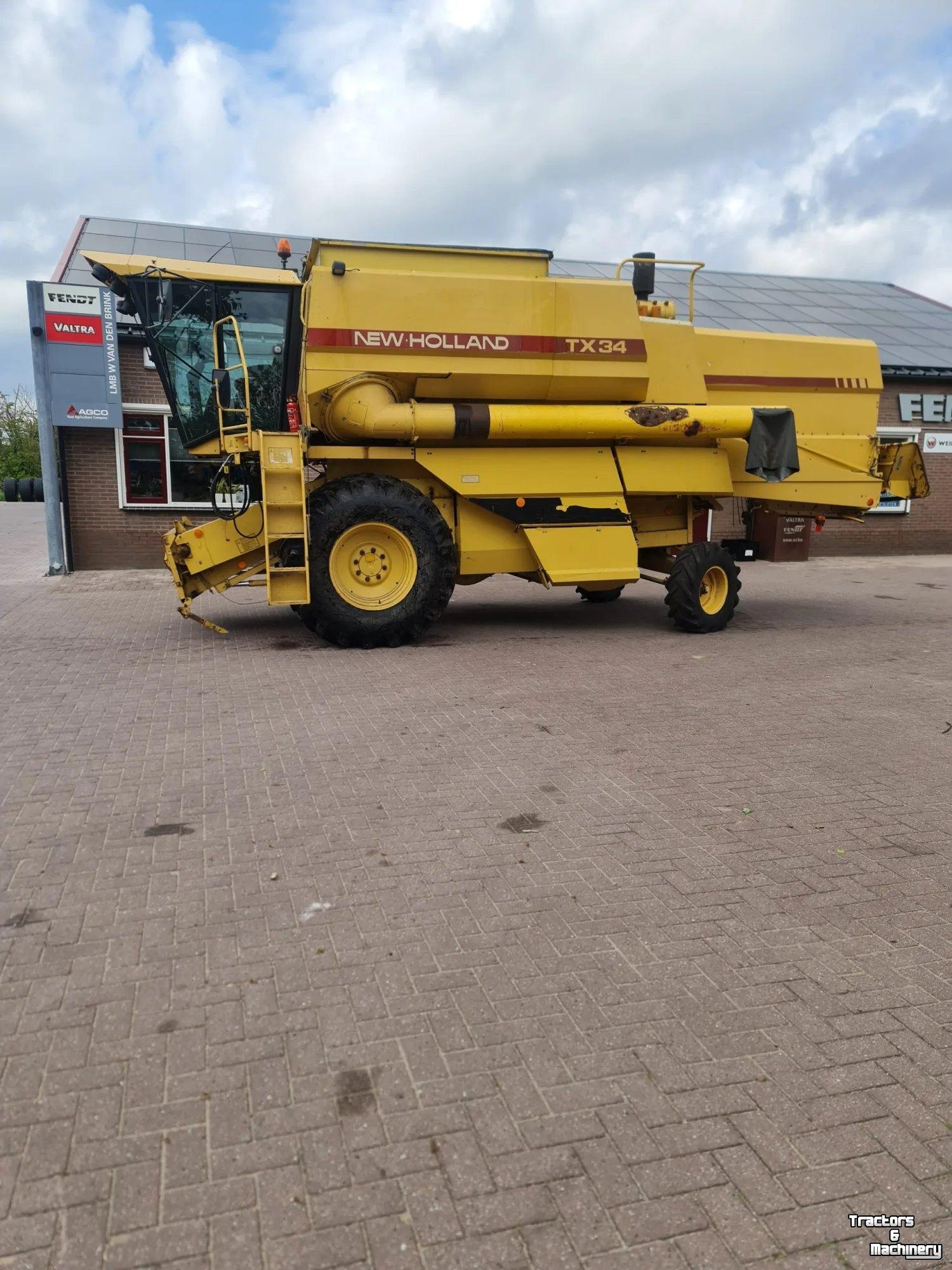 Mähdrescher New Holland TX34 MAAIDORSER