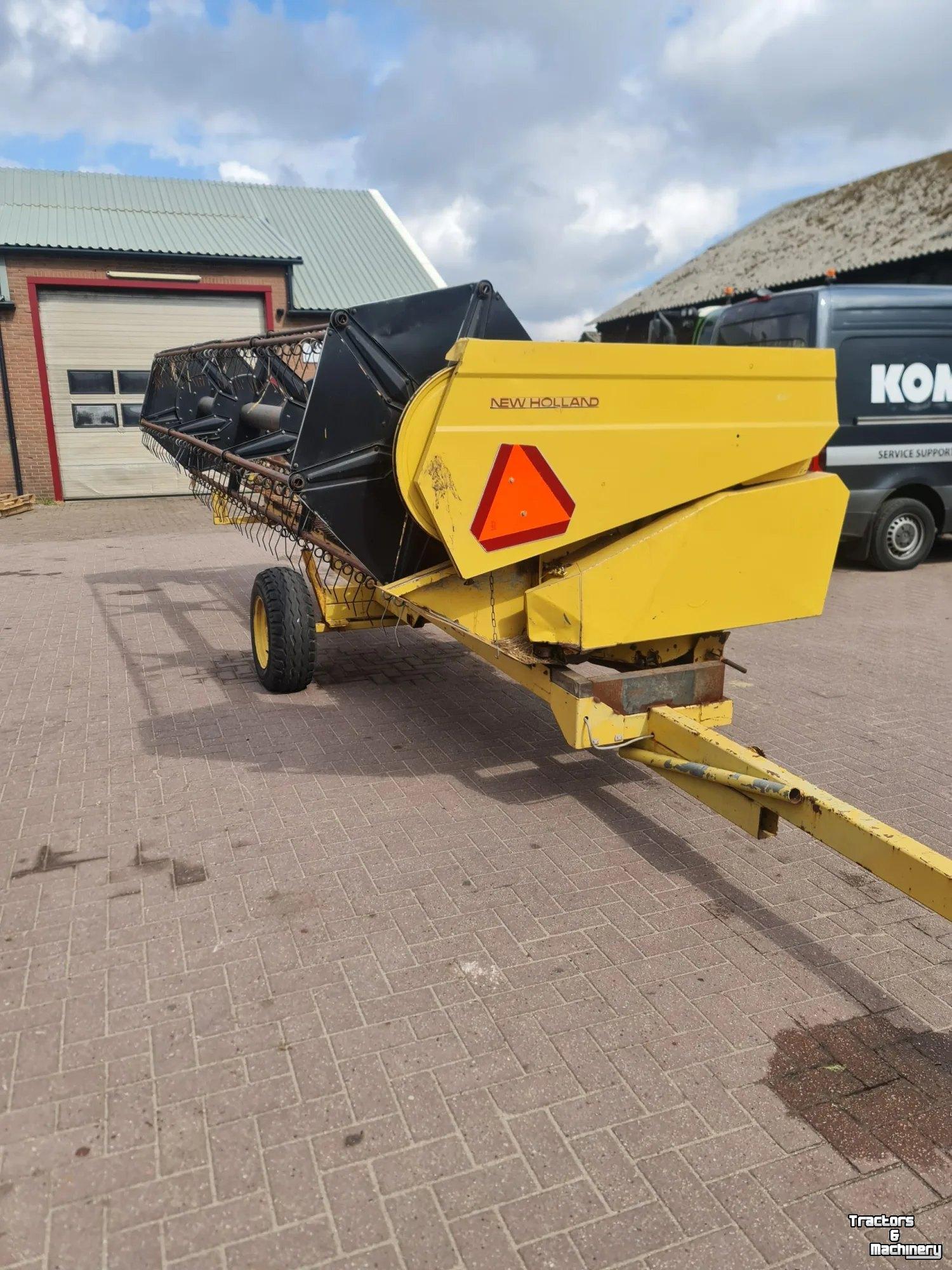 Mähdrescher New Holland TX34 MAAIDORSER