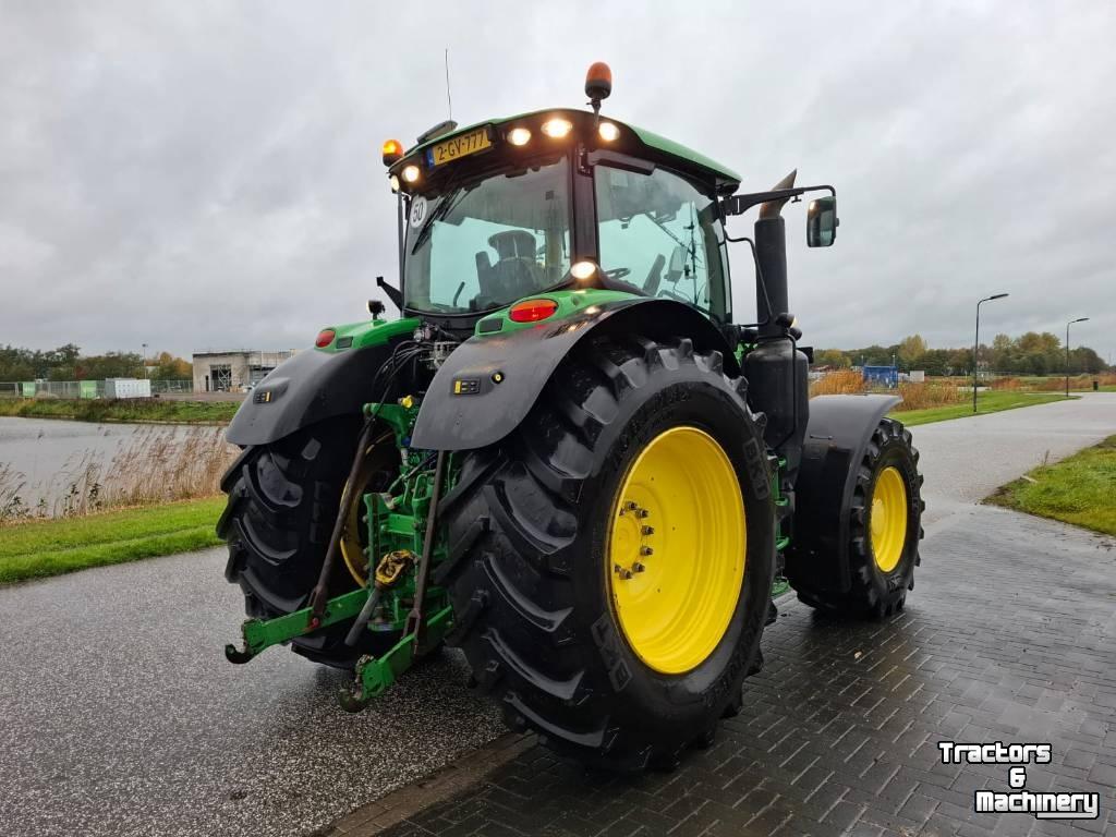 Schlepper / Traktor John Deere 6215 R