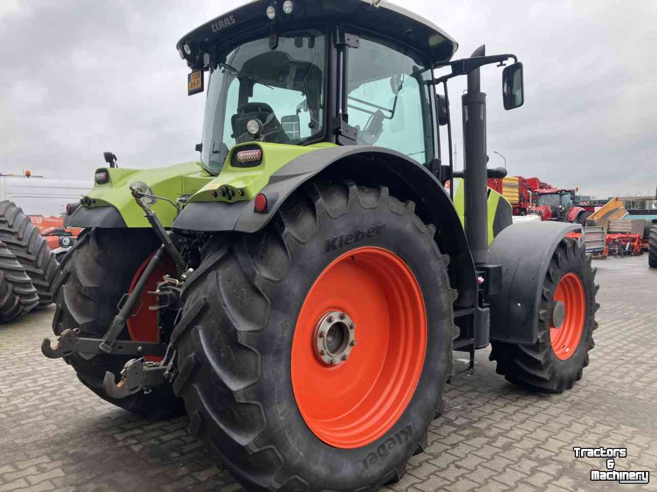 Schlepper / Traktoren Claas Arion 650 CEBIS