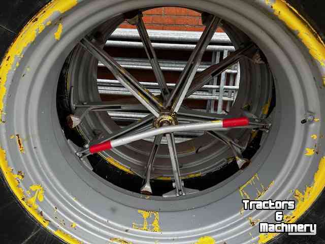 Räder, Reifen, Felgen & Distanzringe Michelin 540/65x38 Dubbellucht set 5-ster