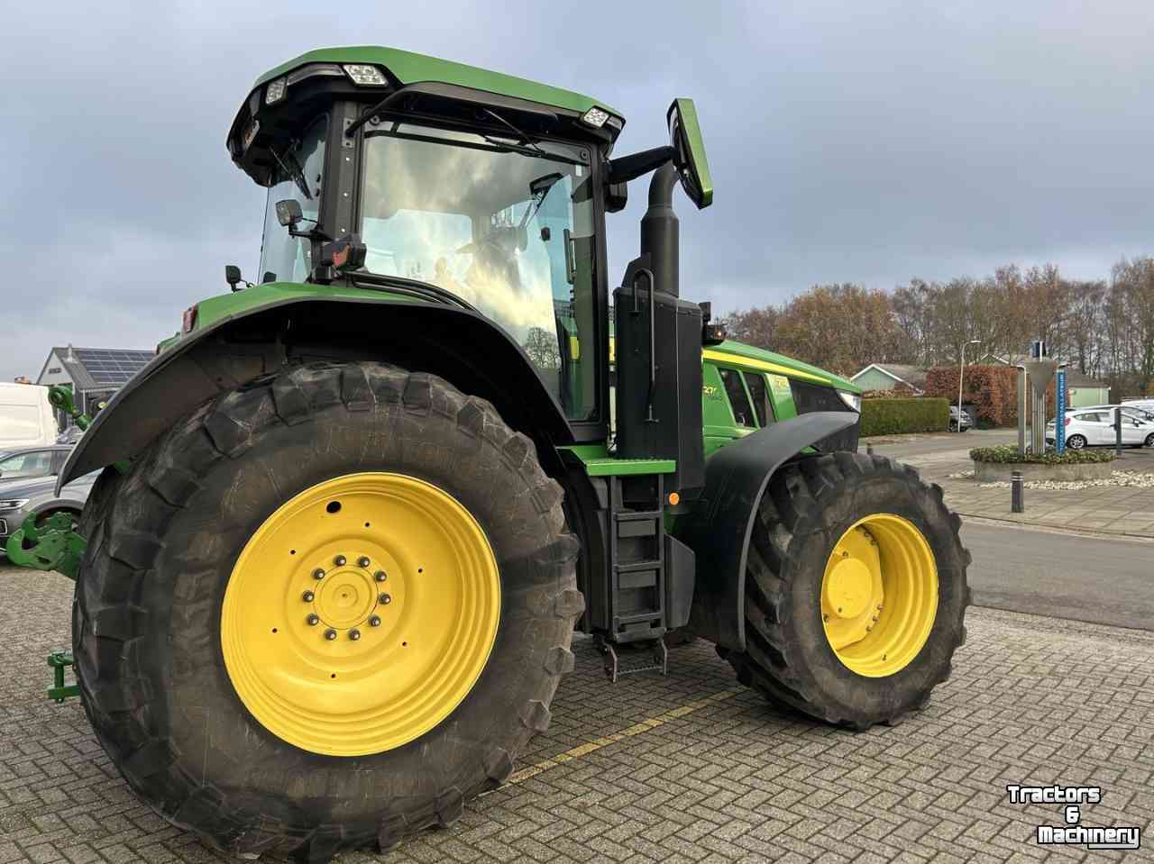 Schlepper / Traktor John Deere 7R 270