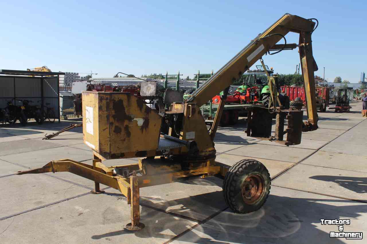 Bagger / Baggermaschine  Griesser 1614 getrokken kraan graafmachine op wielen met knijperbak