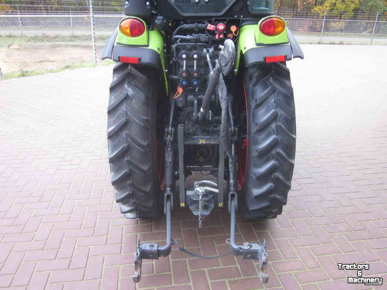 Obsttraktor Claas CLAAS NEXOS 230 VE