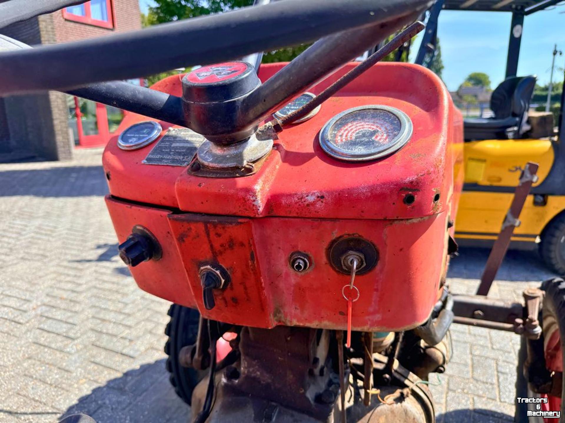 Schlepper / Traktor Massey Ferguson 130 Tractor