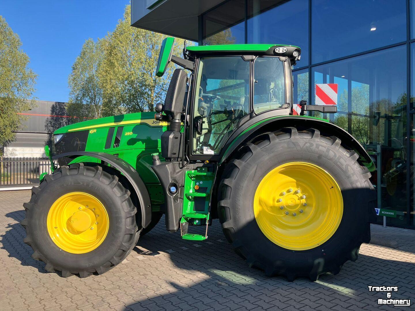 Schlepper / Traktor John Deere 6R 250